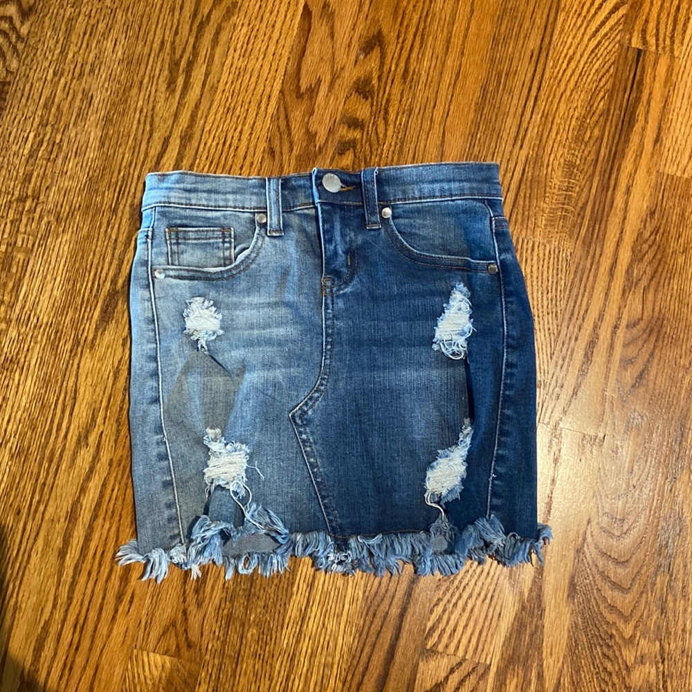 NWOT Girls Pinc Distressed Jean Skirt
